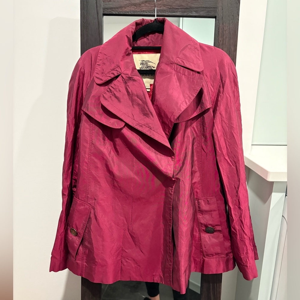 Burberry women’s US size 2 light weight modified trench jacket